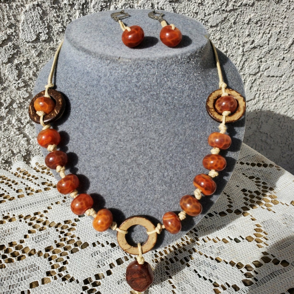 Set of necklace and matching earrings